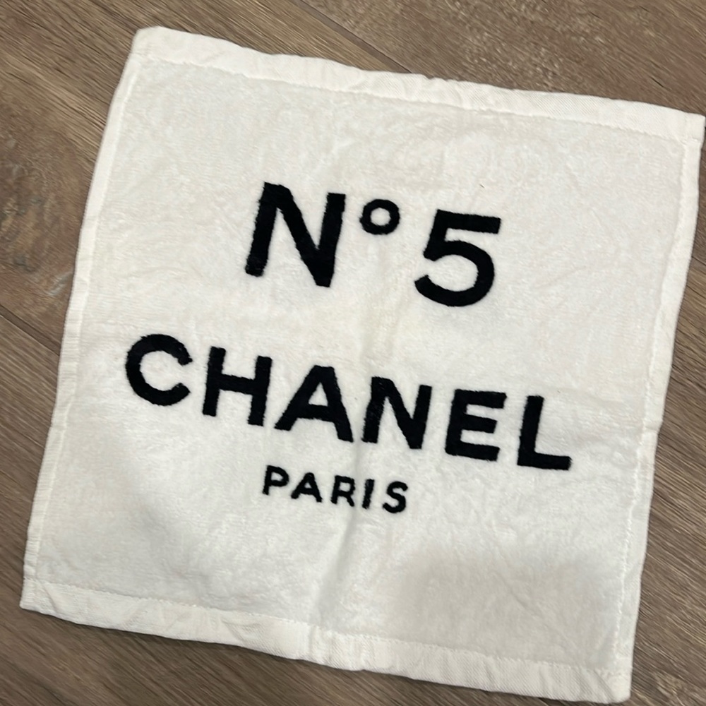Chanel N 5 hand towel